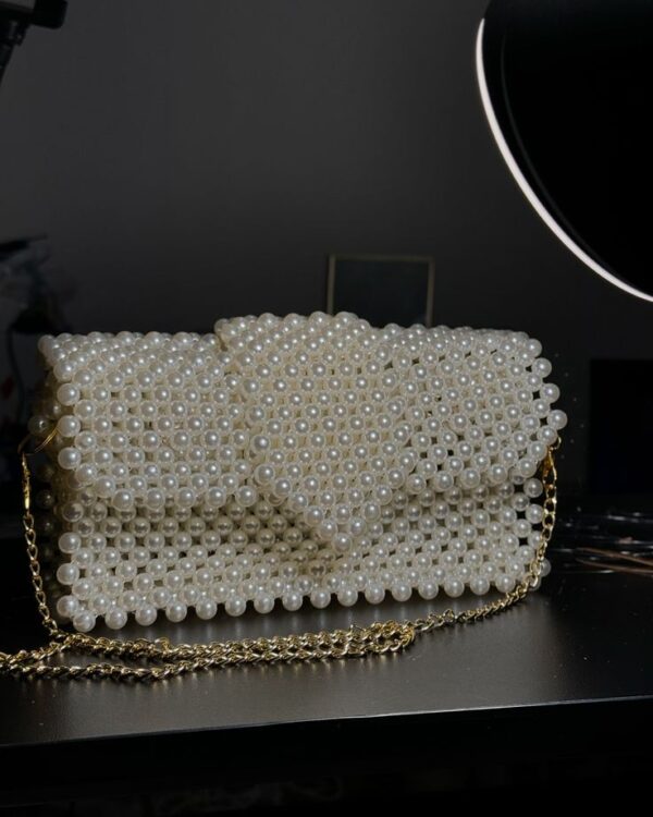 Chic Pearl Beauty - Image 2